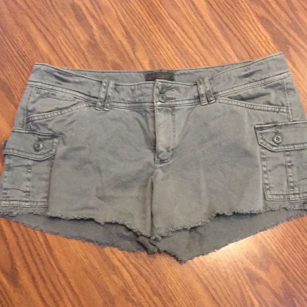 American Eagle army green shorts